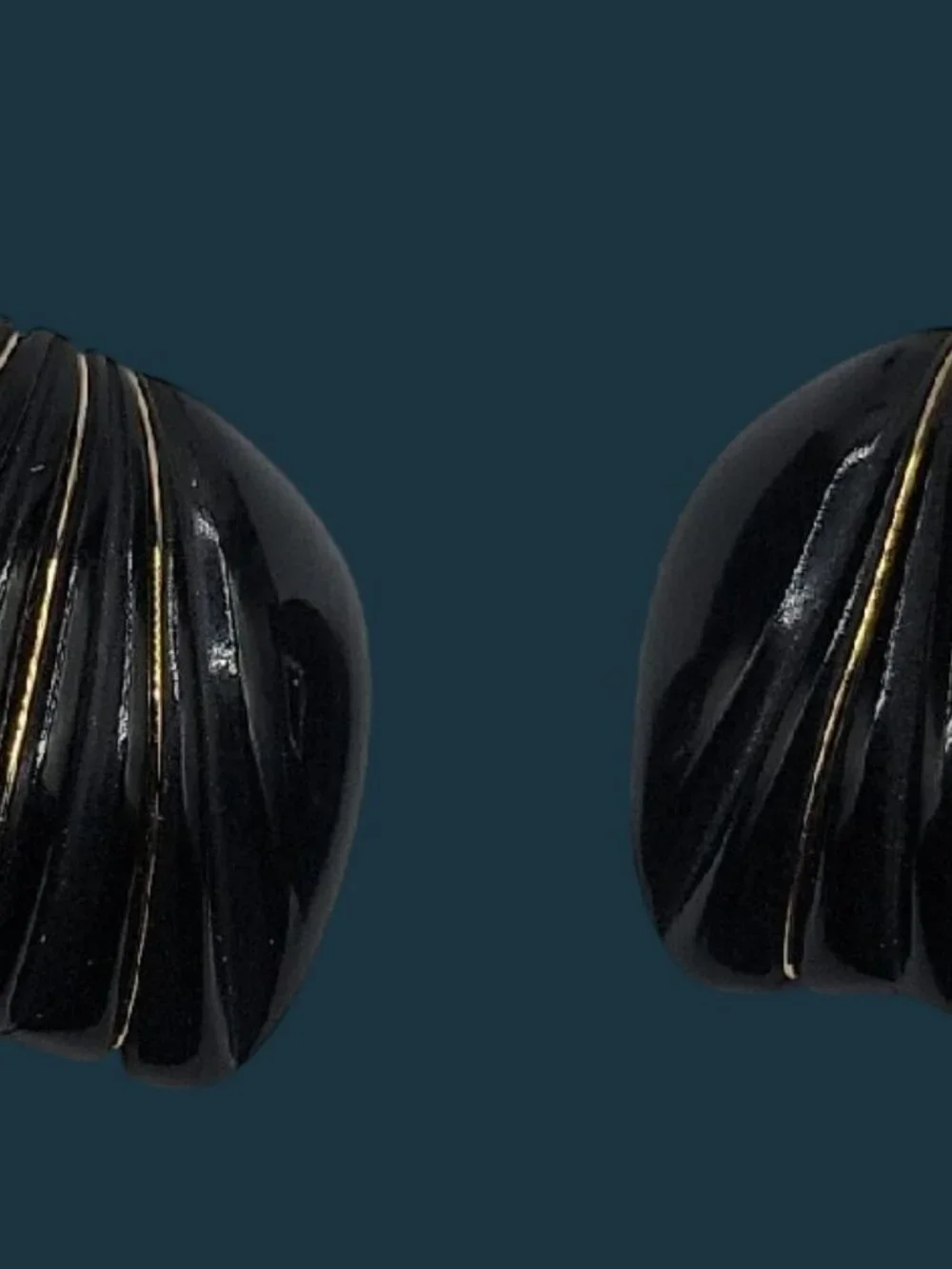 Vtg Crown Trifari Art Deco Style Shell Clip On Earrings Black Gold Tone Wire